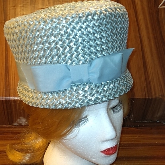 Vintage 1960s blue ladies hat